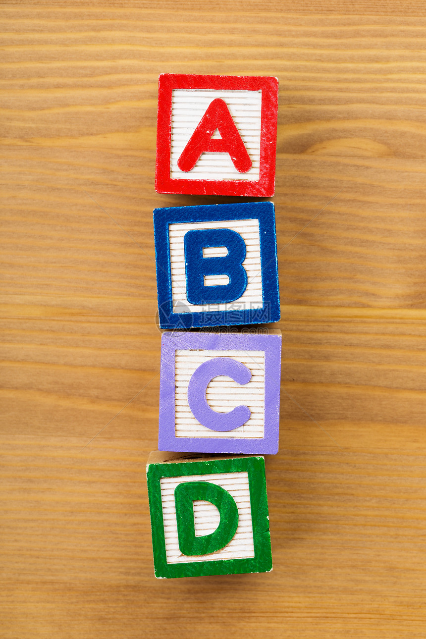 ABCD 木制玩具块图片