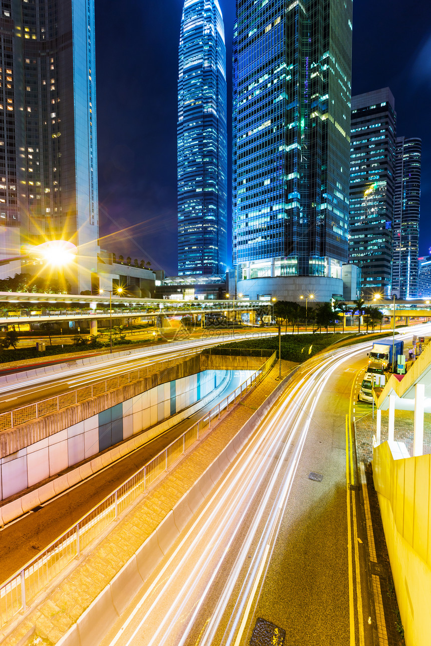 晚上香港大楼 晚上公共汽车摩天大楼交通金融公司踪迹隧道景观街道建筑图片