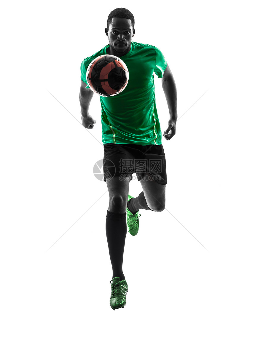 非洲男子足球运动员 跑着双月光男性男人黑色成年人绿色球衣冒充竞争阴影运动图片