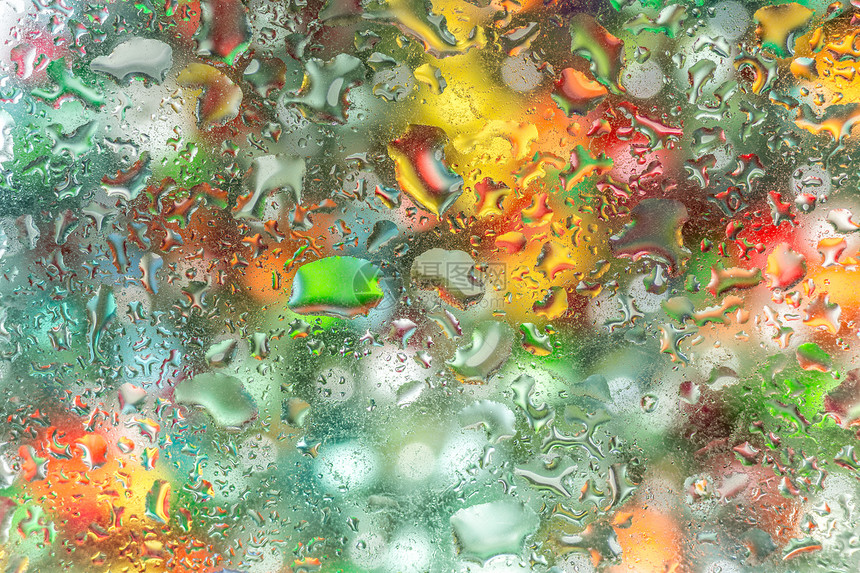 玻璃上的水滴液体飞沫宏观纹理气泡珠子水分创造力薄雾图片