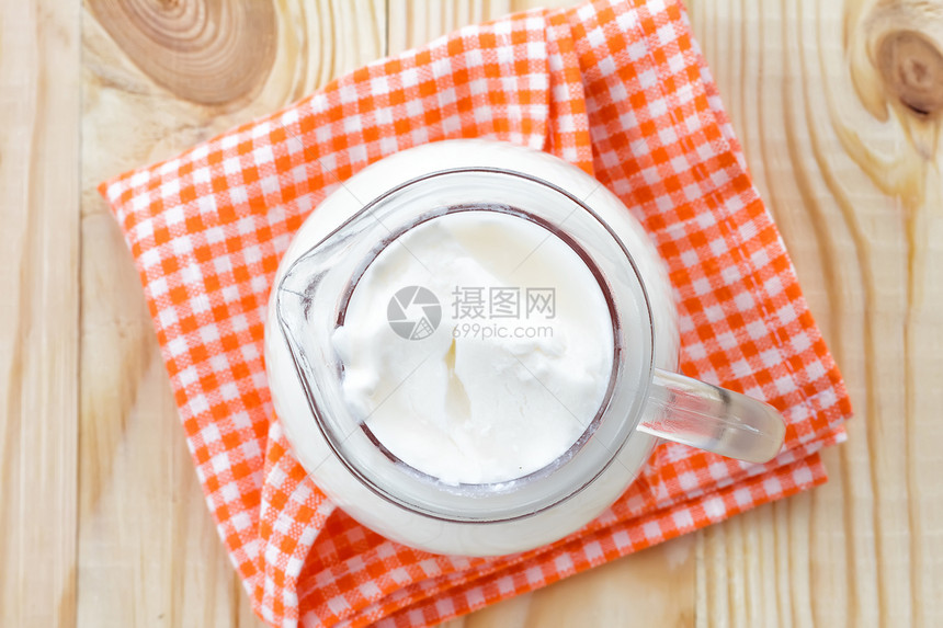 Kefir 克菲尔桌子投手奶油早餐营养水壶产品玻璃食物乳白色图片