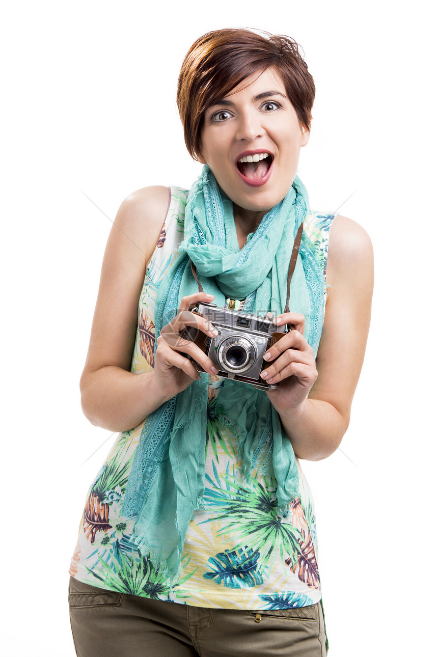 配有旧相机的女人相片学生摄影女孩闲暇假期旅行游客快乐微笑图片