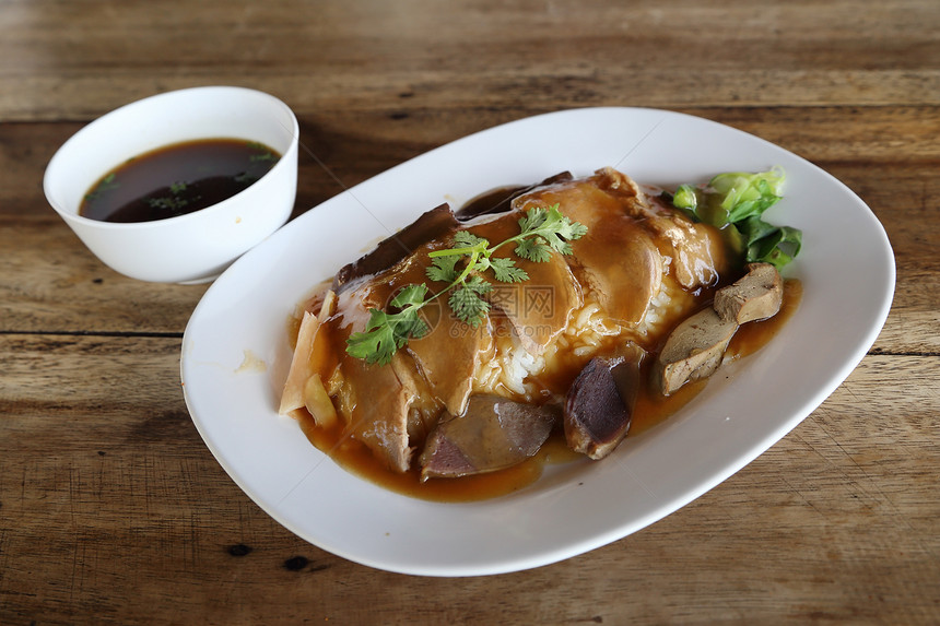大米和烤鸭盘子美食餐厅午餐烧烤菜单文化蔬菜肉汁食物图片