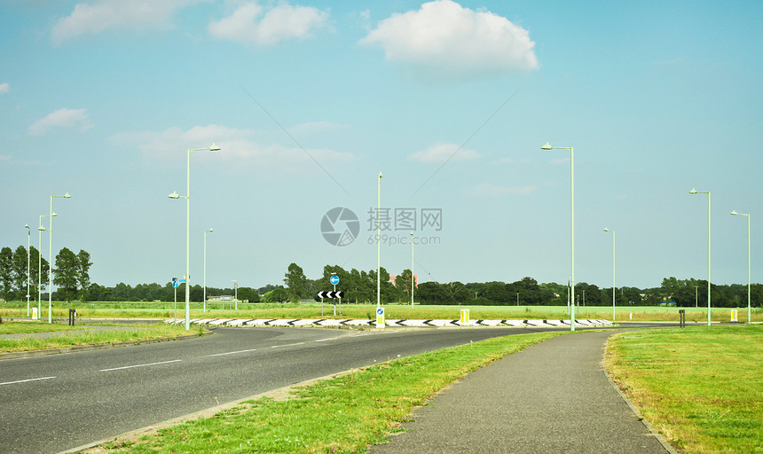 现代道路基础设施小路路面网络代码人行道邮政街道路线路灯图片