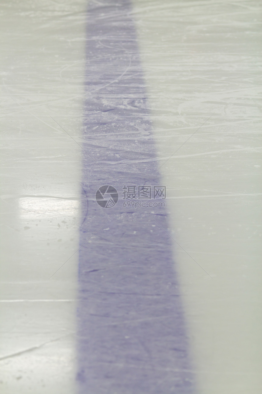 冰上曲棍球的蓝线标记蓝线运动冰球越位溜冰场卷发图片