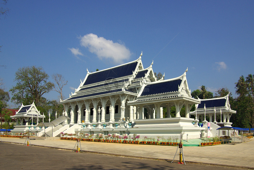 泰国克拉比镇寺庙橙子旅游金子天空旅行宝塔入口佛教徒蓝色建筑学图片