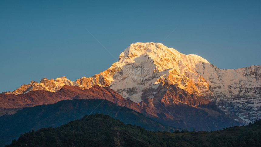 尼泊尔的安纳普尔纳南部冰川地标编队旅行顶峰阳光胜地灯光地质学旅游图片