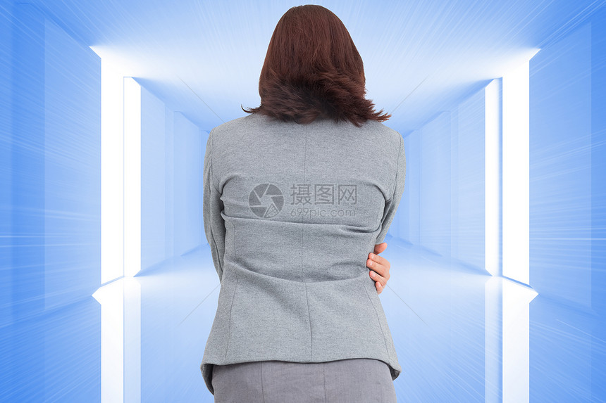 商业女商务人士的综合形象数字计算机商务窗户蓝色房间思维职业头发白色图片
