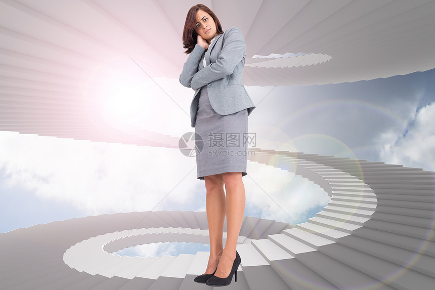 重点突出的女商务人士综合形象阳光棕色天空女士脚步商务头发进步女性楼梯图片