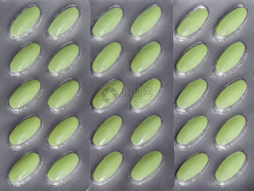 浸泡袋中的绿药片颜色图片