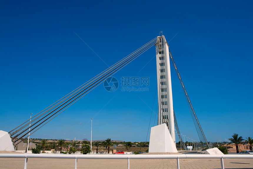 维那洛波上空的吊桥精灵景观城市双年展景点地标旅游旅行天空石头图片