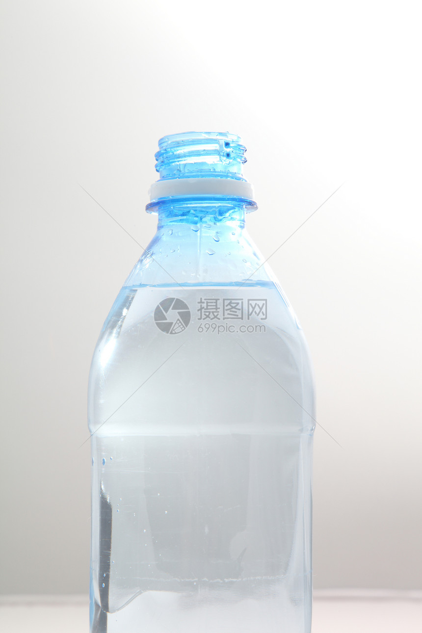 瓶装水食物饮料蓝色瓶子图片