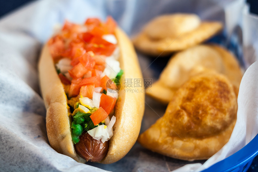 热狗和Phirogis食物用餐午餐小吃饺子图片