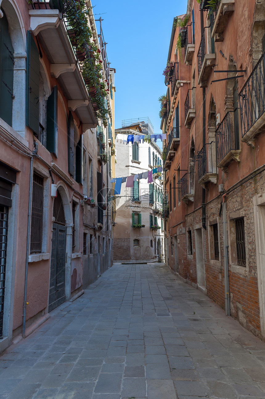 意大利威尼斯城市窗户通道绳索织物建筑烘干布线住宅房子图片