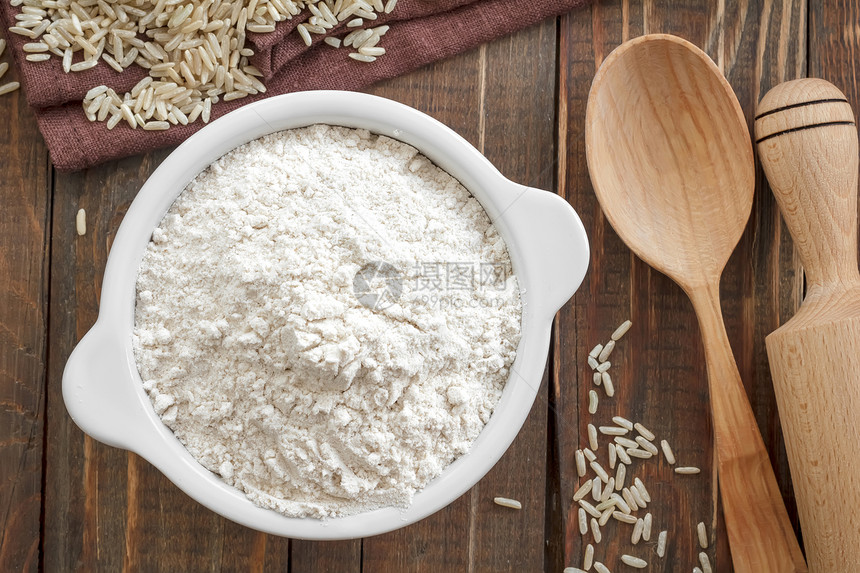 大米面粉食物面包粉末用具滚动木头粮食烹饪谷物食谱图片