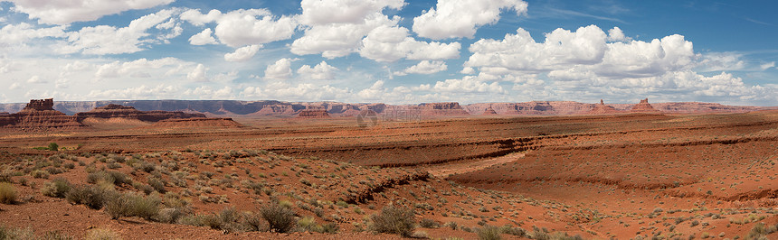 神谷尖塔植被岩石台面众神沙漠图片