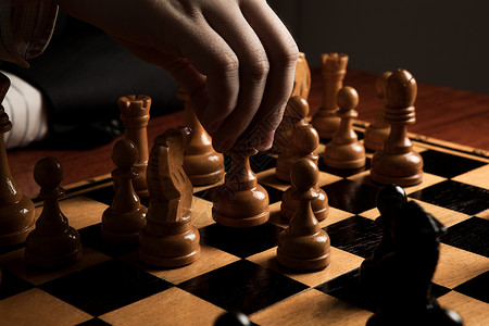 男人下棋图广告国王女王数字红色游戏黑色比赛竞赛标签背景图片