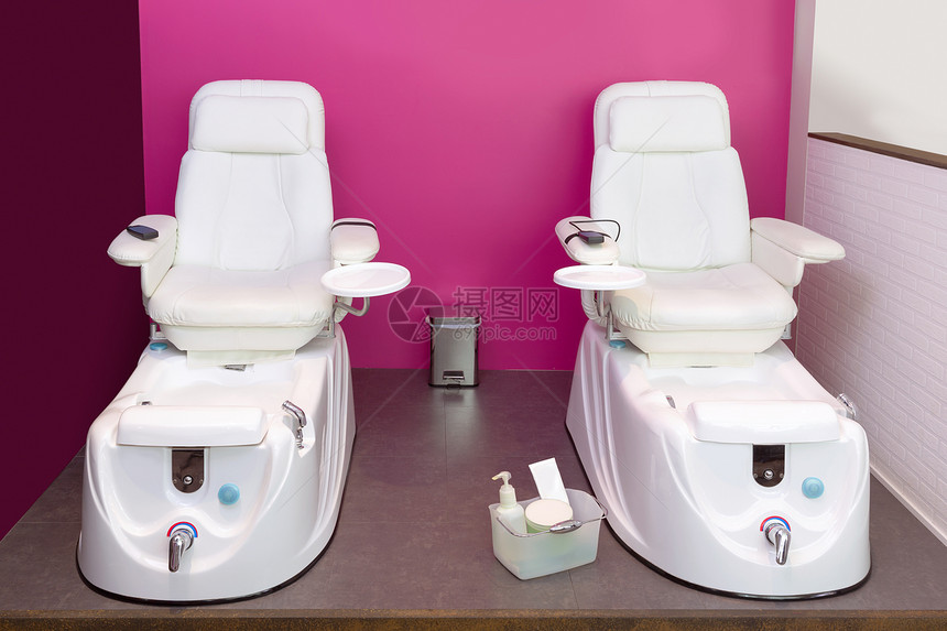 粉红色墙壁的席椅温室家具温泉指甲内阁化妆品修脚美甲女性椅子治疗扶手椅图片