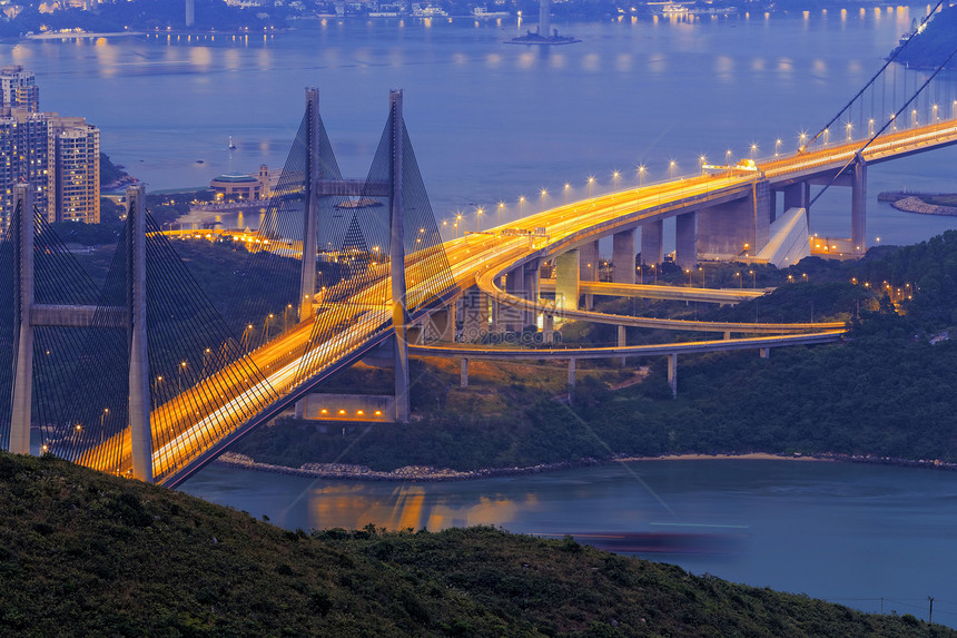 晚上打桥桥 香港陆界曲线车辆城市运输蓝色地标市中心街道运动建筑图片