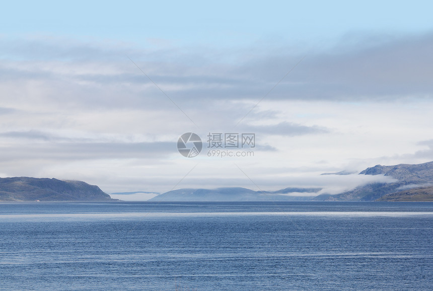 挪威湾和山丘旅游风景环境海岸群岛支撑山脉顶峰蓝色海洋图片