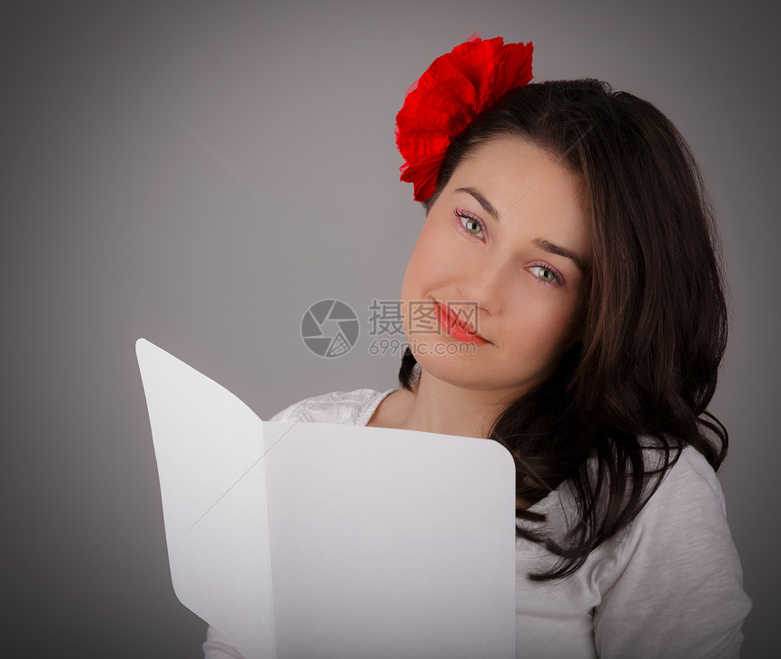 女孩阅读情人节日卡情怀黑发感情微笑笔记女性情感女士卡片工作室图片