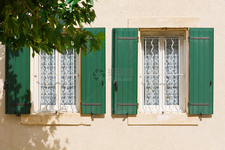 视窗快门传统木板城市装饰风格住宅反射木头玻璃图片