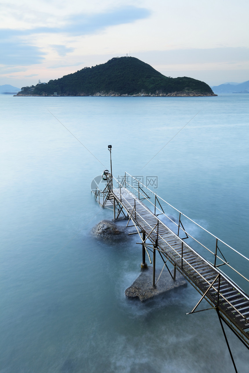 喷气和海景反射日光自由行人国家码头海岸旅行海洋波浪图片