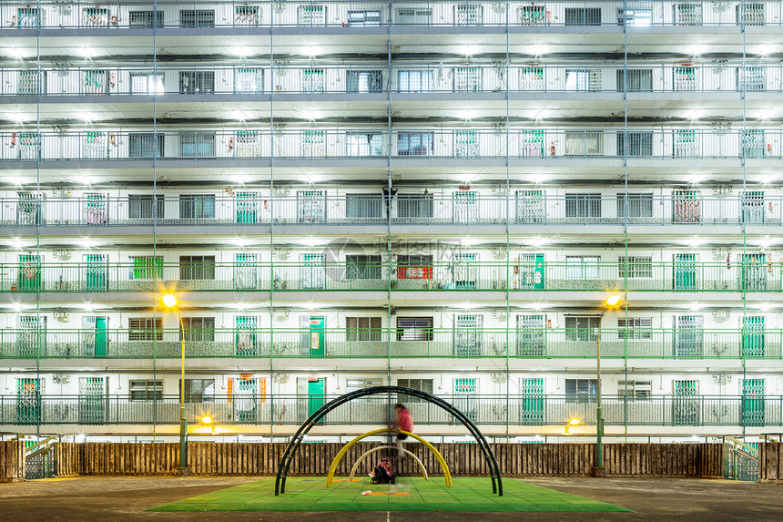 夜间在香港的住房住宅风景建筑学操场城市人口对称景观楼梯摩天大楼图片