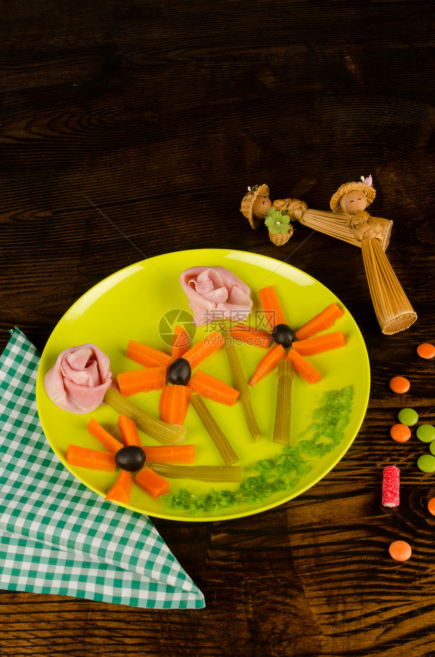 健康鲜花童年服务火腿芹菜创造力美食萝卜盘子儿童沙拉图片