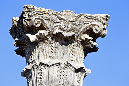 摩洛哥Volubilis的旧柱石高清图片
