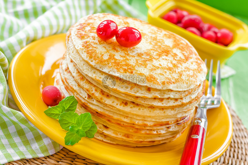 煎饼食物盘子油条桌子水果午餐美食面糊小吃浆果图片