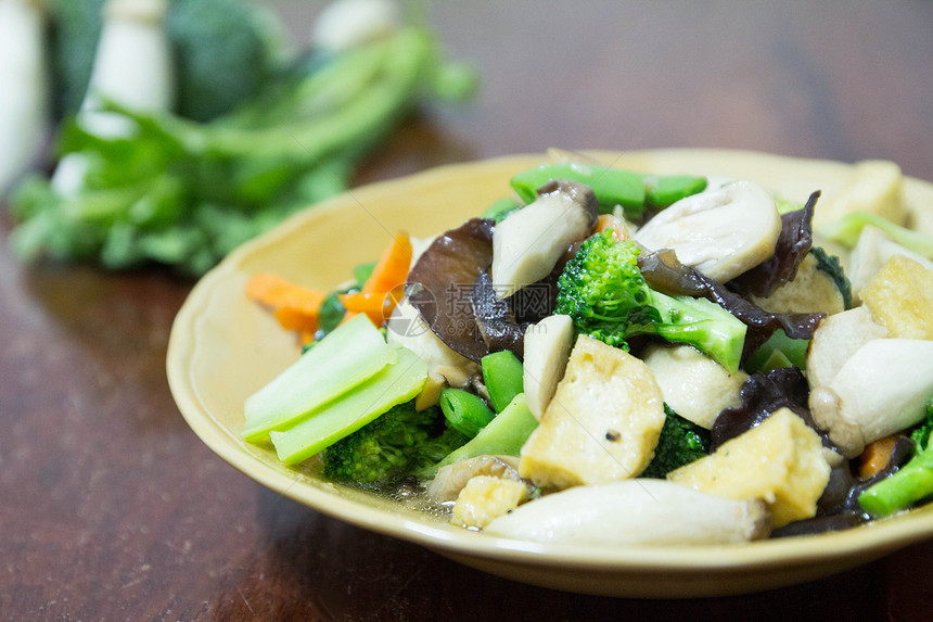 薯条混合蔬菜油炸餐饮木头豆腐饮食盘子美食图片