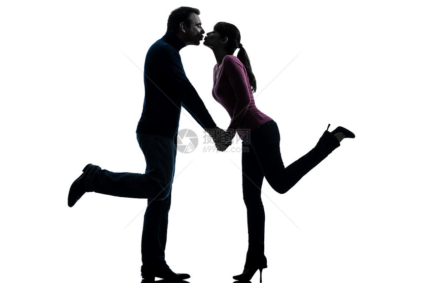 一对情侣男人 情人亲吻双影成年人乐趣娱乐接吻感情女士快乐女性压痛幸福图片