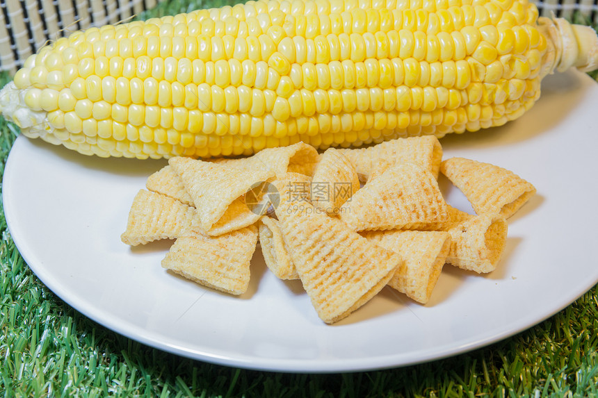 玉米脆饼金子午餐闲暇盐渍甜点派对食物爆米花芯片团体图片