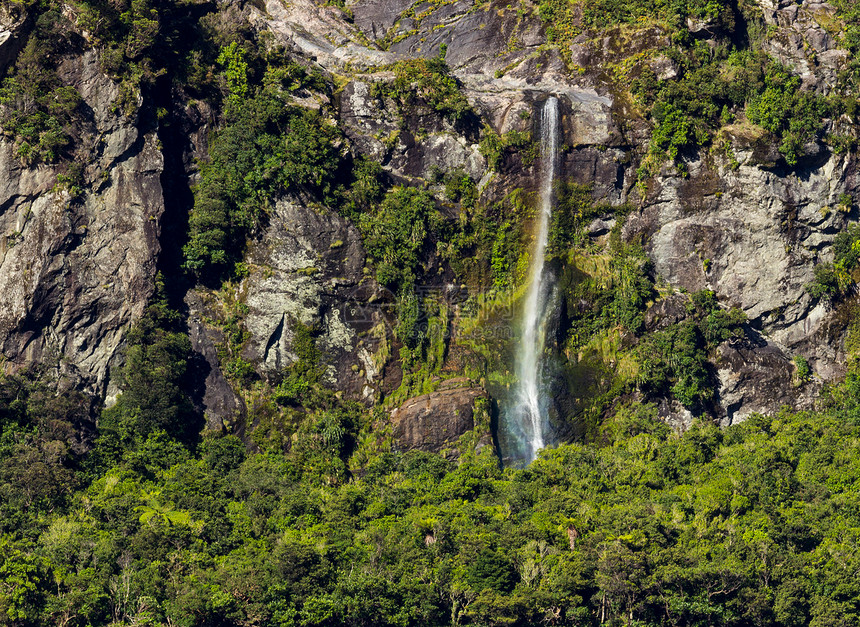 新西兰米尔福德州海洋冒险山脉峡湾场景岩石晴天风景旅行旅游图片