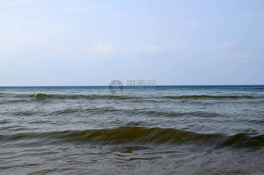 波罗的海海与清洁天空风景图片