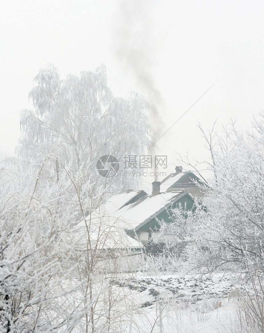 冬季村庄寒雪日图片