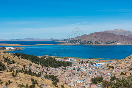 秘鲁安第斯普诺秘鲁西部的提喀卡湖空中观察高清图片