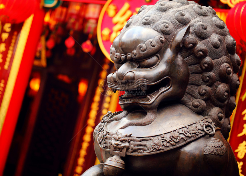 中国神庙中的狮子雕像宗教地标建筑学寺庙皇帝文化历史石头旅行青铜图片