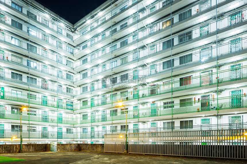 夜间在香港的公屋财产城市住房建筑房子窗户住宅公寓图片
