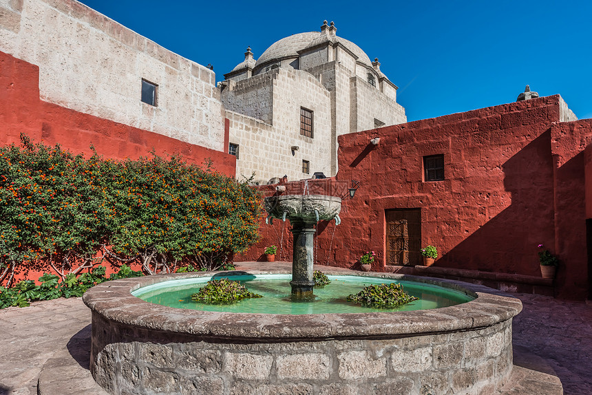 圣卡塔琳娜修道院内喷泉图片