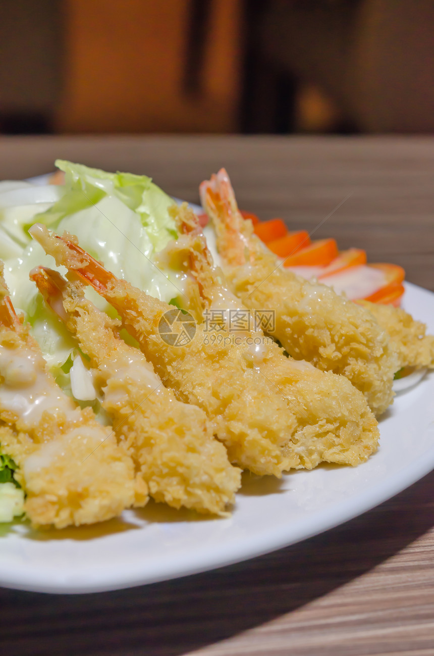 虾沙拉海鲜绿色洋葱盘子叶子油炸食物黄瓜蔬菜美食图片