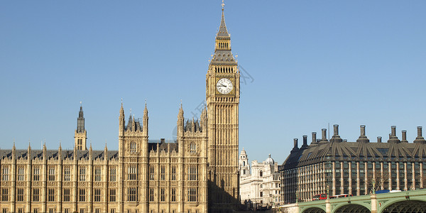 Big Ben 伦敦地标议会手表建筑房屋天空钟声蓝色背景图片