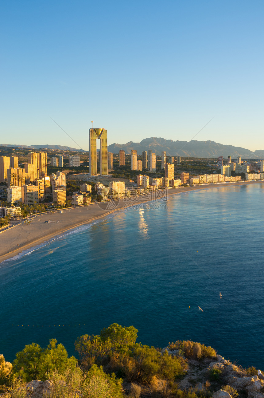 贝尼多姆沙滩酒店海滩景观摩天大楼水平城市海岸阳光天际图片