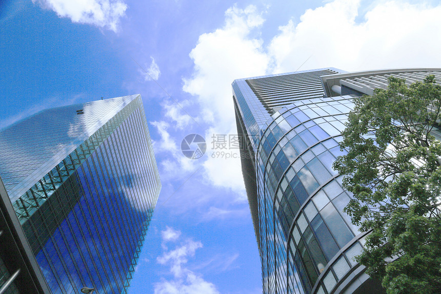 大阪市的OSAKA地区都市景观高楼商业蓝色建筑物市中心城市地标建筑图片