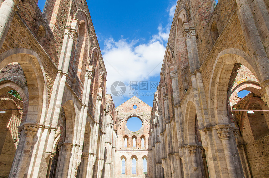 圣加尔加诺修道院石头天空蓝色历史建筑教会建筑物废墟大教堂旅行图片
