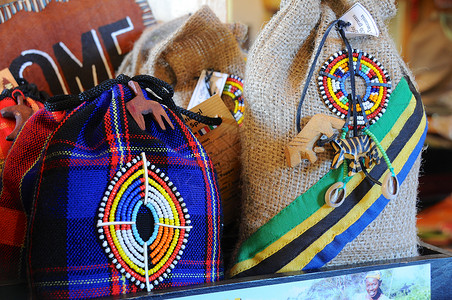 马孔德坦桑尼亚赠送的礼物街头市场设备销售物体手工平移盘子市场摊位文化背景