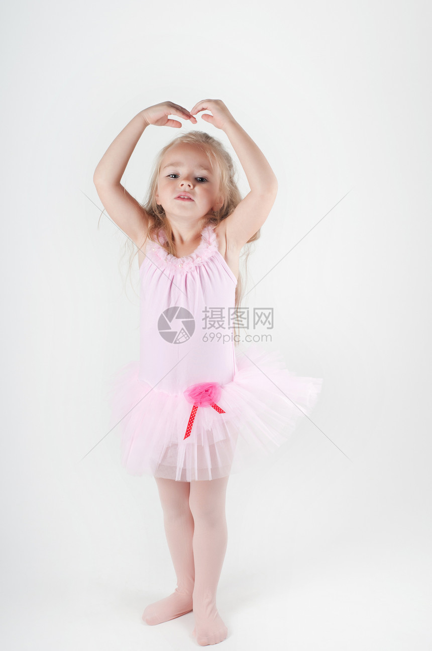小芭蕾舞者 在粉红色做派斯图片