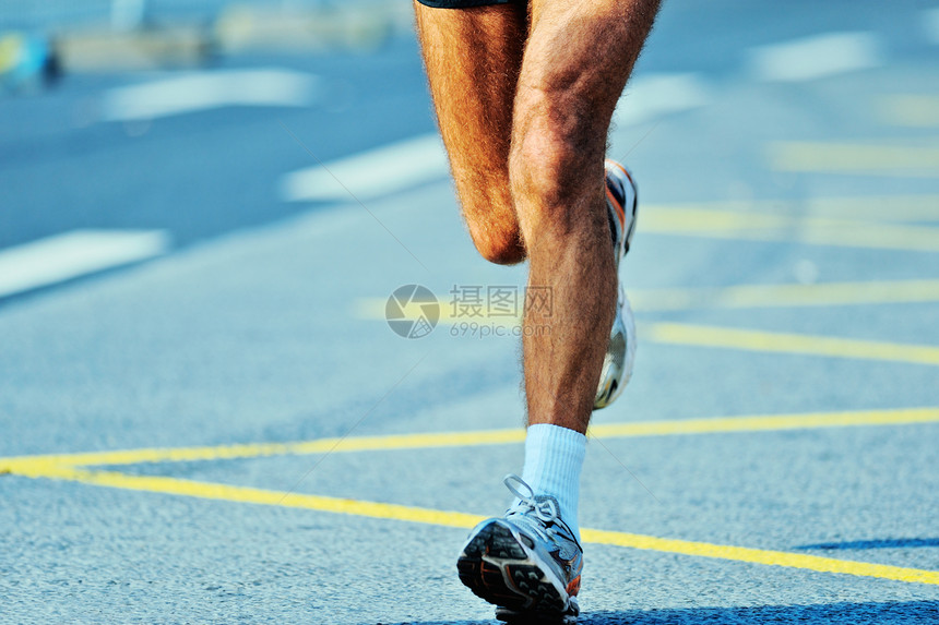 马拉松运动员街道跑道跑步赛跑者运动活力运动鞋短跑慢跑图片