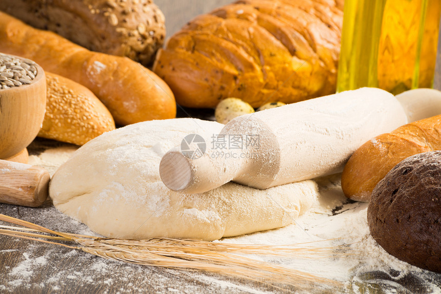 面粉 鸡蛋 白面包 小麦耳朵饼干味道棒子食物蛋糕木头烘烤谷物面包酵母图片
